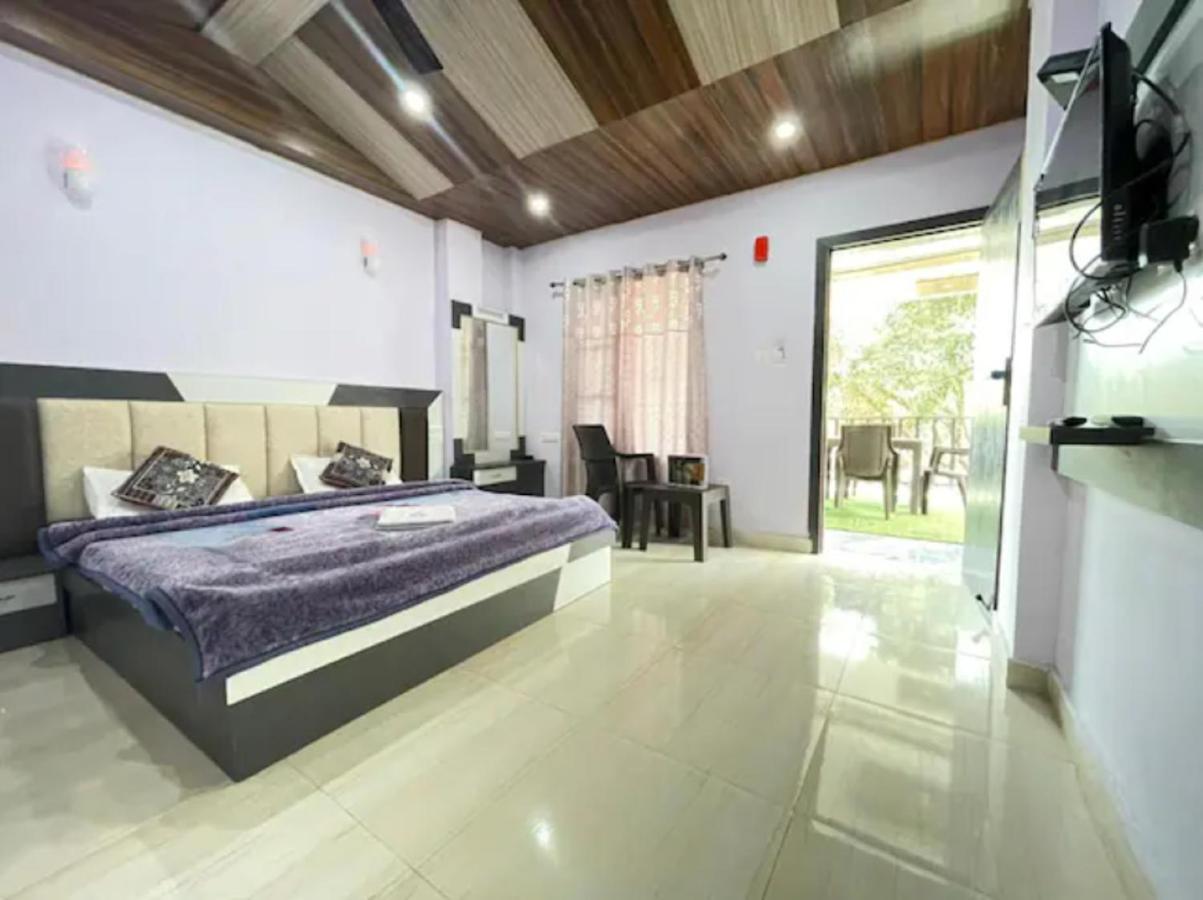 Oak Wood Homestay Banikhet Dalhousie Exterior foto