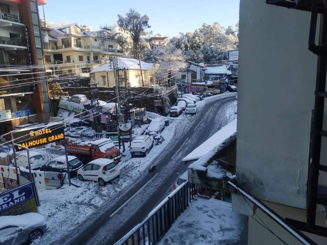 Oak Wood Homestay Banikhet Dalhousie Exterior foto